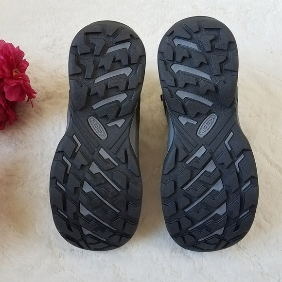 NEW! KEEN Circadia Mid Waterproof Hiking Boots - Picture 2 of 5